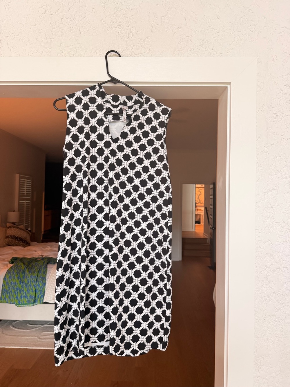 Sleeveless Black & White Geometric Shift Dress